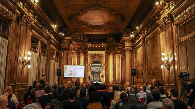 El homenaje se llevó a cabo  en el Salón Dorado de la Casa de la Cultura del Gobierno de la Ciudad Autónoma de Buenos Aires