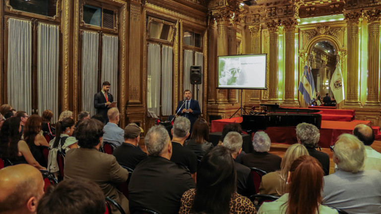 Acto de homenaje a Hipólito Felipe Gutiérrez en el Salón Dorado de la Casa de la Cultura, donde la BCN y el Conservatorio "Manuel de Falla" firmaron un convenio para preservar su legado musical.