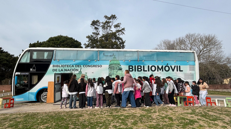 El Bibliomóvil visita la provincia de San Juan