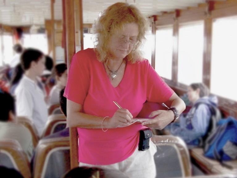 Una mujer con alas | Muestra homenaje a la escritora Adela Basch